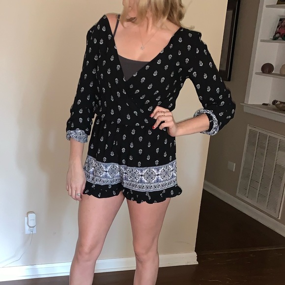Romper - Picture 2 of 4